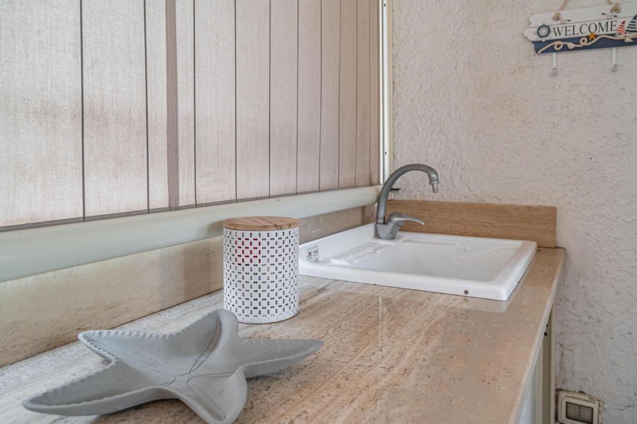 Апартаменты Naxos Bay Flat With Terrace 50 Meters From The Sea Джардини-Наксос Экстерьер фото