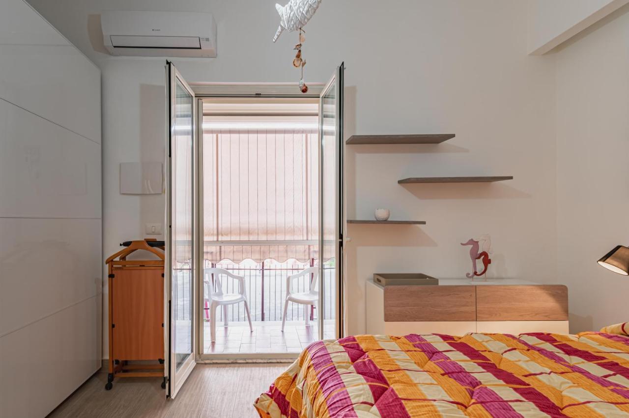 Апартаменты Naxos Bay Flat With Terrace 50 Meters From The Sea Джардини-Наксос Экстерьер фото